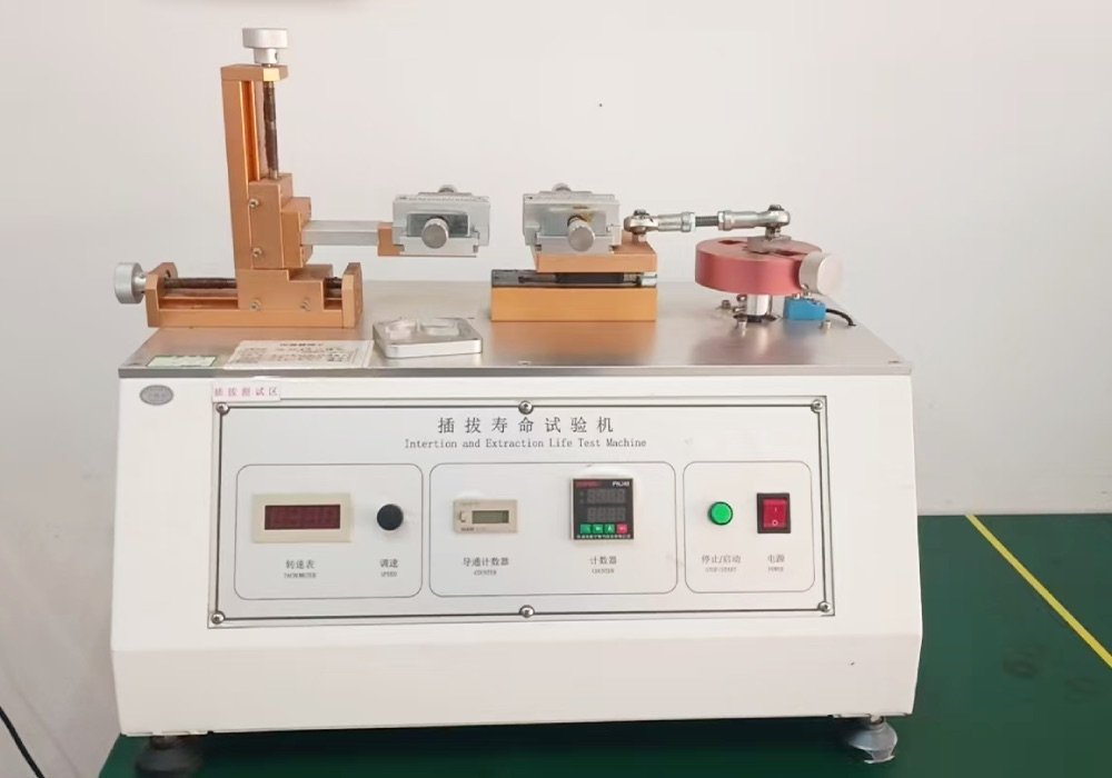 Automated insertion and extraction life tester for wireless charger Type-C ports