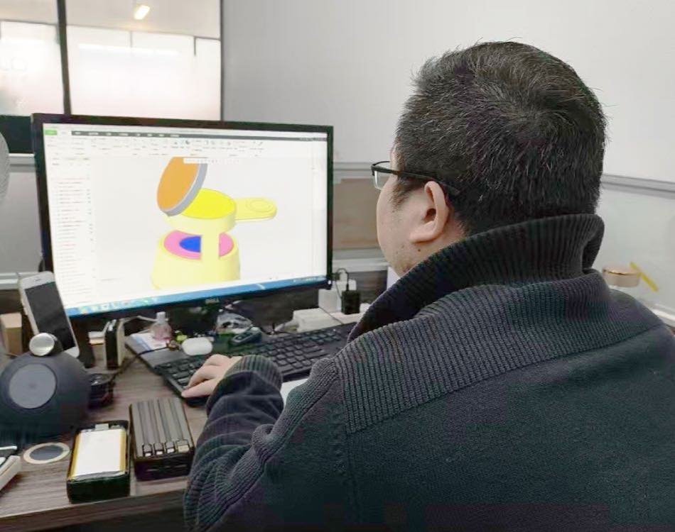 Our engineering team focuses on the perfect balance between aesthetics and durability. We utilize high-grade 6063 aluminum alloy for superior heat sinking and N52 Neodymium magnets for an 18N pull force. Every internal component is shielded against EMI (Electromagnetic Interference), ensuring a safe and seamless magnetic alignment every time.
